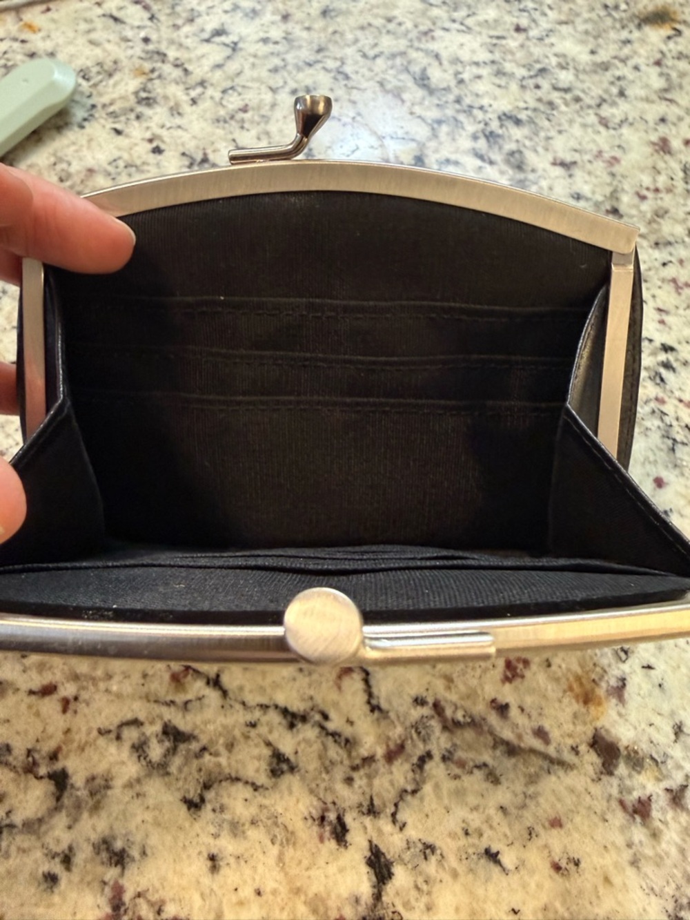 Wilson Leather Kiss Lock Coin Credit Card Purse - Black Leather - Picture 5 of 5